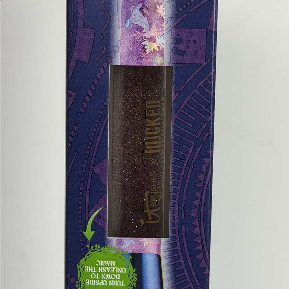It cosmetics x wicked limited edition foundation brush NEW and sealed - Picture 2 of 3